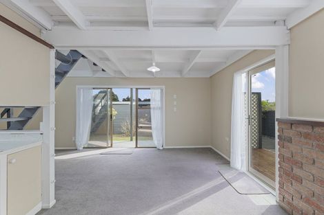 Photo of property in 1/9 Brierley Place, Marfell, New Plymouth, 4310
