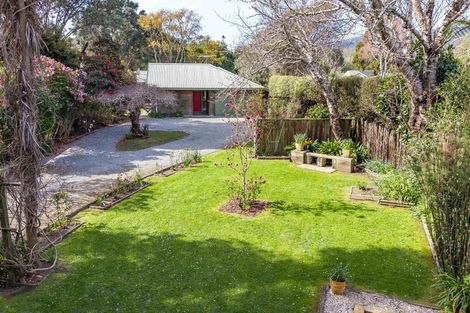 Photo of property in 243 Te Moana Road, Waikanae, 5036