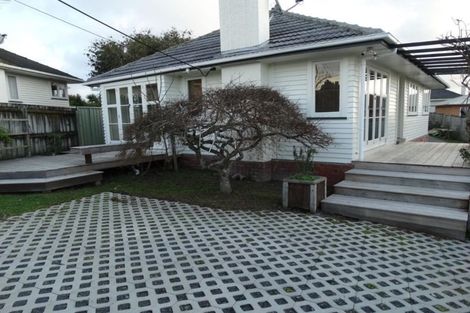 Photo of property in 3 Mackenzie Street, Te Atatu South, Auckland, 0610