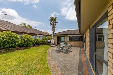 Photo of property in 4 Kalmore Place, Flat Bush, Auckland, 2016