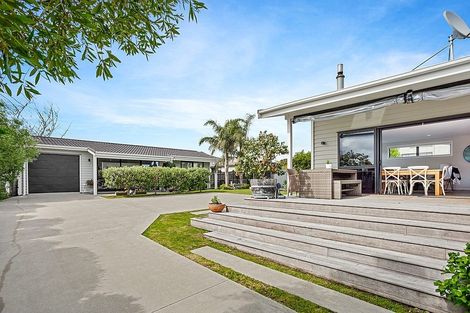 Photo of property in 8 Bosun Place, Te Atatu Peninsula, Auckland, 0610