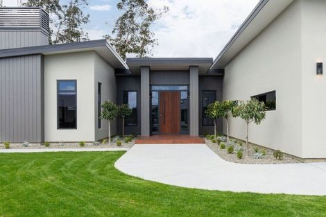 Photo of property in 26 Phoenix Palms Grove, Levin, 5510