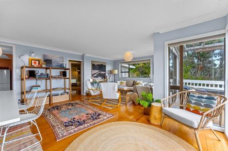 Photo of property in 27 Domain Crescent, Muriwai, Waimauku, 0881