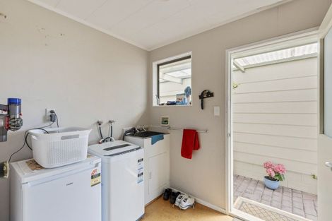 Photo of property in 12 Towai Street, Inglewood, 4330