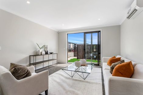 Photo of property in 12 Tima Lane, Mangere Bridge, Auckland, 2022