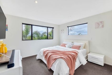 Photo of property in 6a Humphrey Kemp Avenue, Henderson, Auckland, 0612