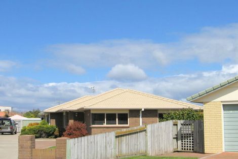 Photo of property in 6 Sequoia Grove, Mount Maunganui, 3116