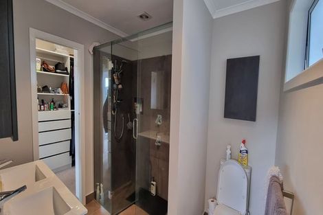 Photo of property in 17 Bevyn Street, Castor Bay, Auckland, 0620