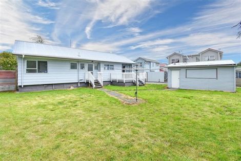 Photo of property in 56 Pukeroa Place, Papakura, 2110