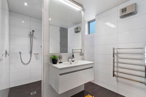 Photo of property in 15 Faulks Terrace, Wanaka, 9305