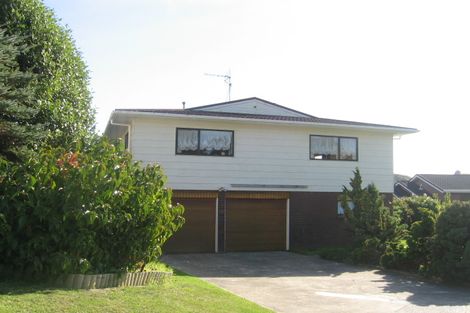 Photo of property in 13 Picketboat Lane, Whitby, Porirua, 5024