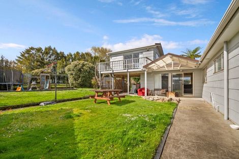 Photo of property in 35- 37 Tokomaru Road, Tokomaru, Palmerston North, 4474