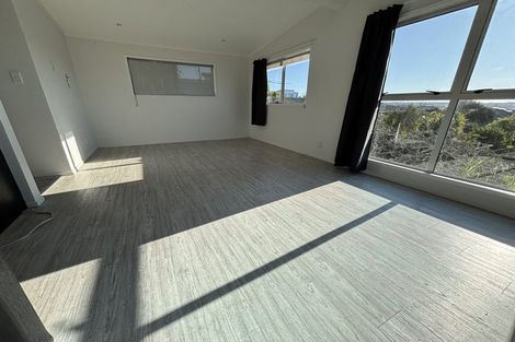 Photo of property in 42 Lavelle Road, Henderson, Auckland, 0612