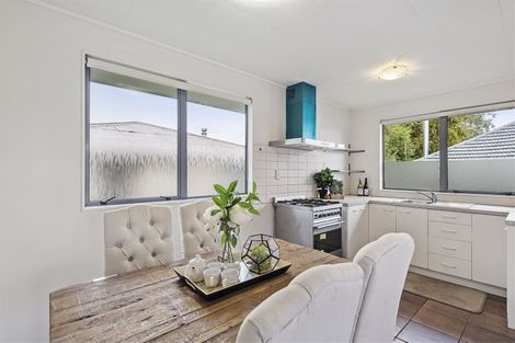 Photo of property in 1 Stephen Avenue, Henderson, Auckland, 0610