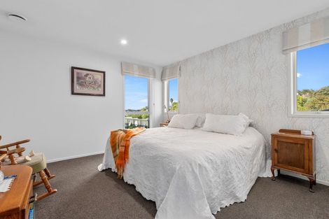 Photo of property in 32 Fairfax Crescent, Pyes Pa, Tauranga, 3112