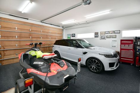 Photo of property in 52 Walton Street, Red Beach, 0932