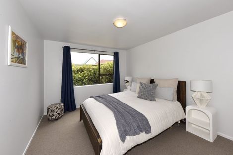 Photo of property in 2/6 Gatonby Place, Avonhead, Christchurch, 8042