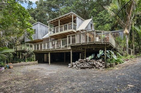 Photo of property in 40 Lone Kauri Road, Karekare, New Lynn, 0772