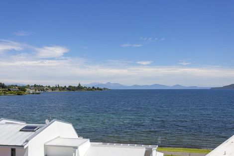 Photo of property in 225 Lake Terrace, Waipahihi, Taupo, 3330