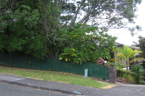 Photo of property in 4 Odin Place, Beach Haven, Auckland, 0626