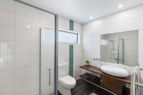 Photo of property in 76 Bay Street, Red Beach, 0932