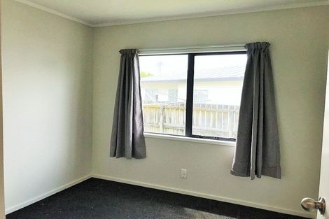 Photo of property in 1/5 Solveig Place, Randwick Park, Auckland, 2105