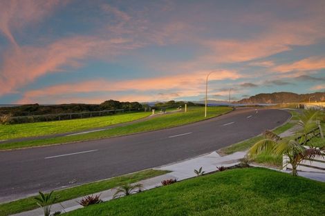 Photo of property in 16 Pacific Parade, Coastlands, Whakatane, 3120