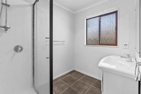 Photo of property in 9b Lyn Grove, Papamoa Beach, Papamoa, 3118