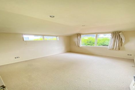 Photo of property in 7 Kawai Rise, Te Atatu Peninsula, Auckland, 0610