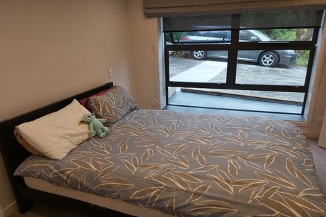 Photo of property in 32 Melrose Road, Island Bay, Wellington, 6023