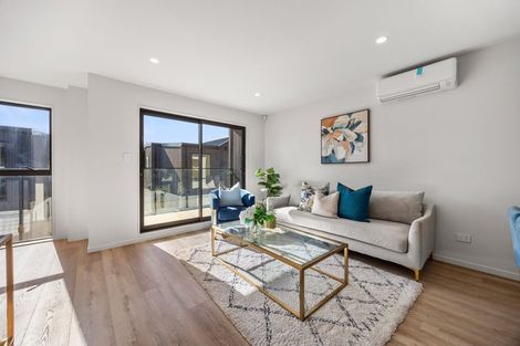 Photo of property in 10a Prince Regent Drive, Half Moon Bay, Auckland, 2012