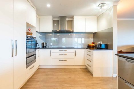 Photo of property in 14r Estates Terrace, Welcome Bay, Tauranga, 3175
