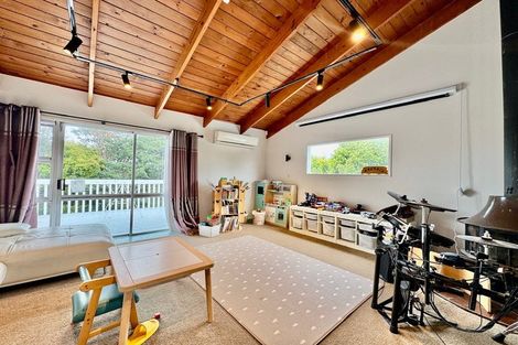 Photo of property in 61 Waimumu Road, Massey, Auckland, 0614
