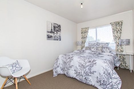 Photo of property in 13 Merida Place, Unsworth Heights, Auckland, 0632