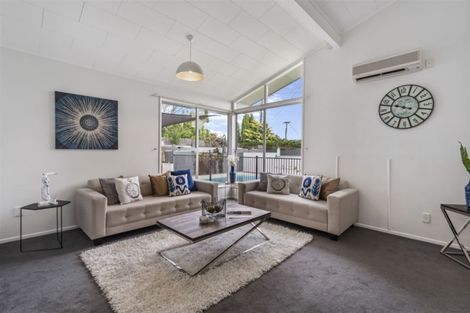 Photo of property in 1/32 Manuka Road, Glenfield, Auckland, 0629