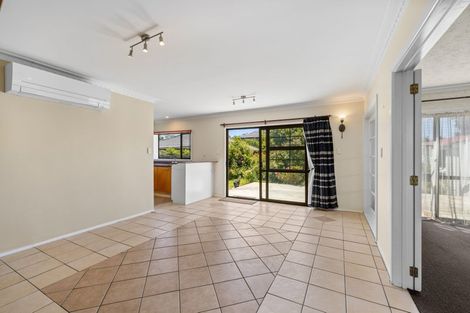 Photo of property in 49 Sturrocks Road, Redwood, Christchurch, 8051