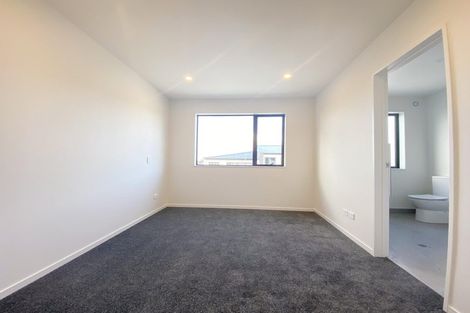 Photo of property in 1/49 Sunnyside Road, Sunnyvale, Auckland, 0612