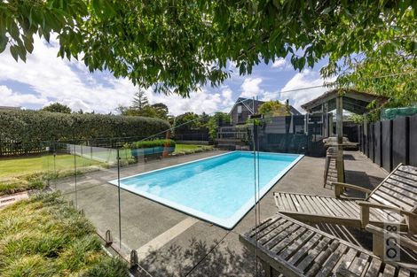 Photo of property in 55 Kaipara Portage Road, Riverhead, 0820