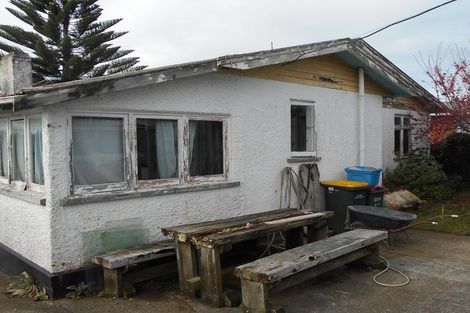 Photo of property in 18 Alberta Road, Glen Avon, New Plymouth, 4312