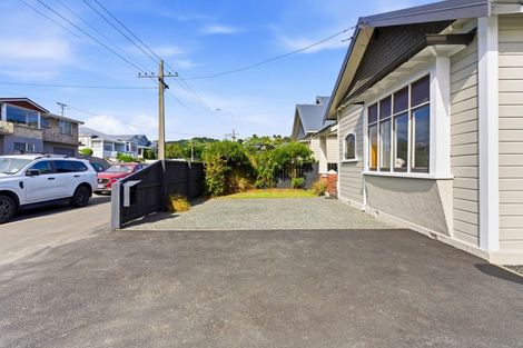 Photo of property in 178 Victoria Road, Saint Clair, Dunedin, 9012