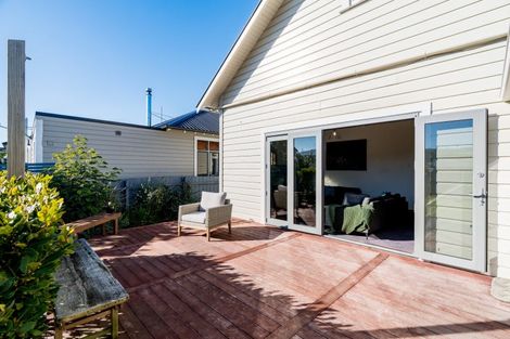 Photo of property in 180 Victoria Road, Saint Clair, Dunedin, 9012