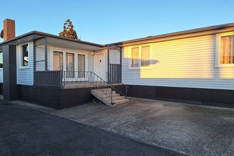 Photo of property in 6 Daphne Street, Kelston, Auckland, 0602