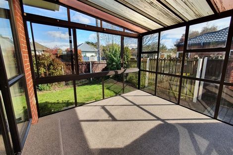 Photo of property in 44 Pinehurst Crescent, Russley, Christchurch, 8042