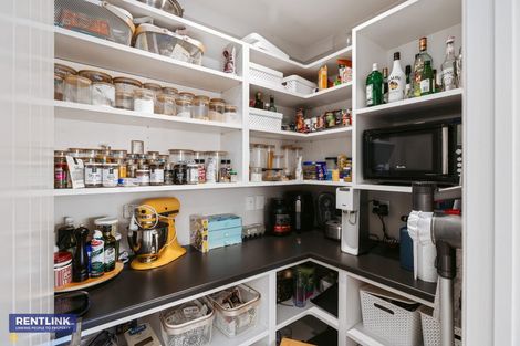 Photo of property in 17 Matepu Crescent, Pyes Pa, Tauranga, 3112