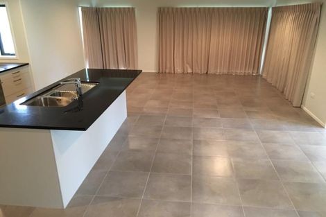 Photo of property in 33 Crabb Fields Lane, Riverhead, 0820