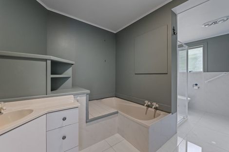 Photo of property in 75 Belt Road, New Plymouth, 4310