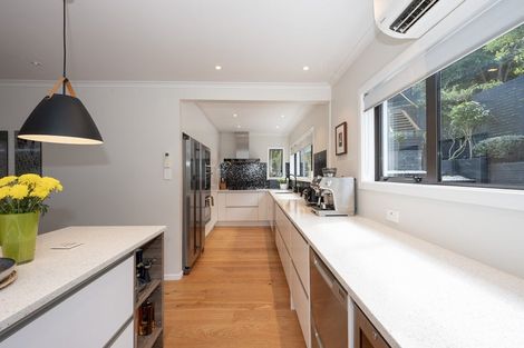 Photo of property in 5 Titiwai Place, Birkenhead, Auckland, 0626