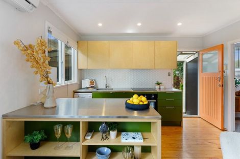 Photo of property in 8 The Avenue, Otaki Beach, Otaki, 5512