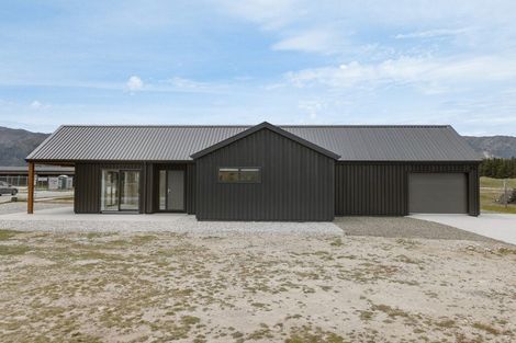Photo of property in 159 Burdon Loop, Lake Hawea, 9382