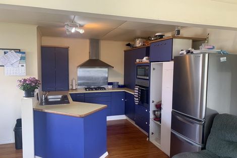 Photo of property in 11 Tawhiti Road, Hawera, 4610